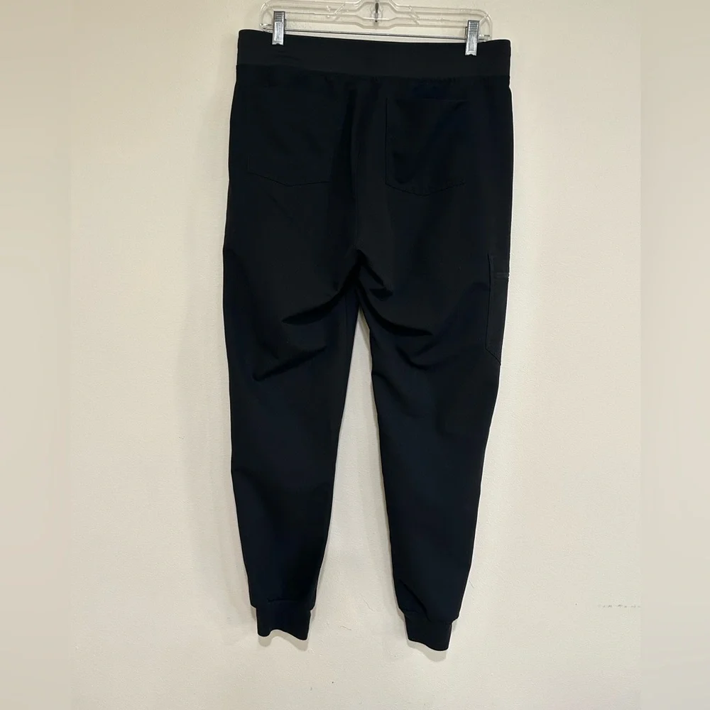 Men’s figs black Zamora jagger scrub pants. Size M.